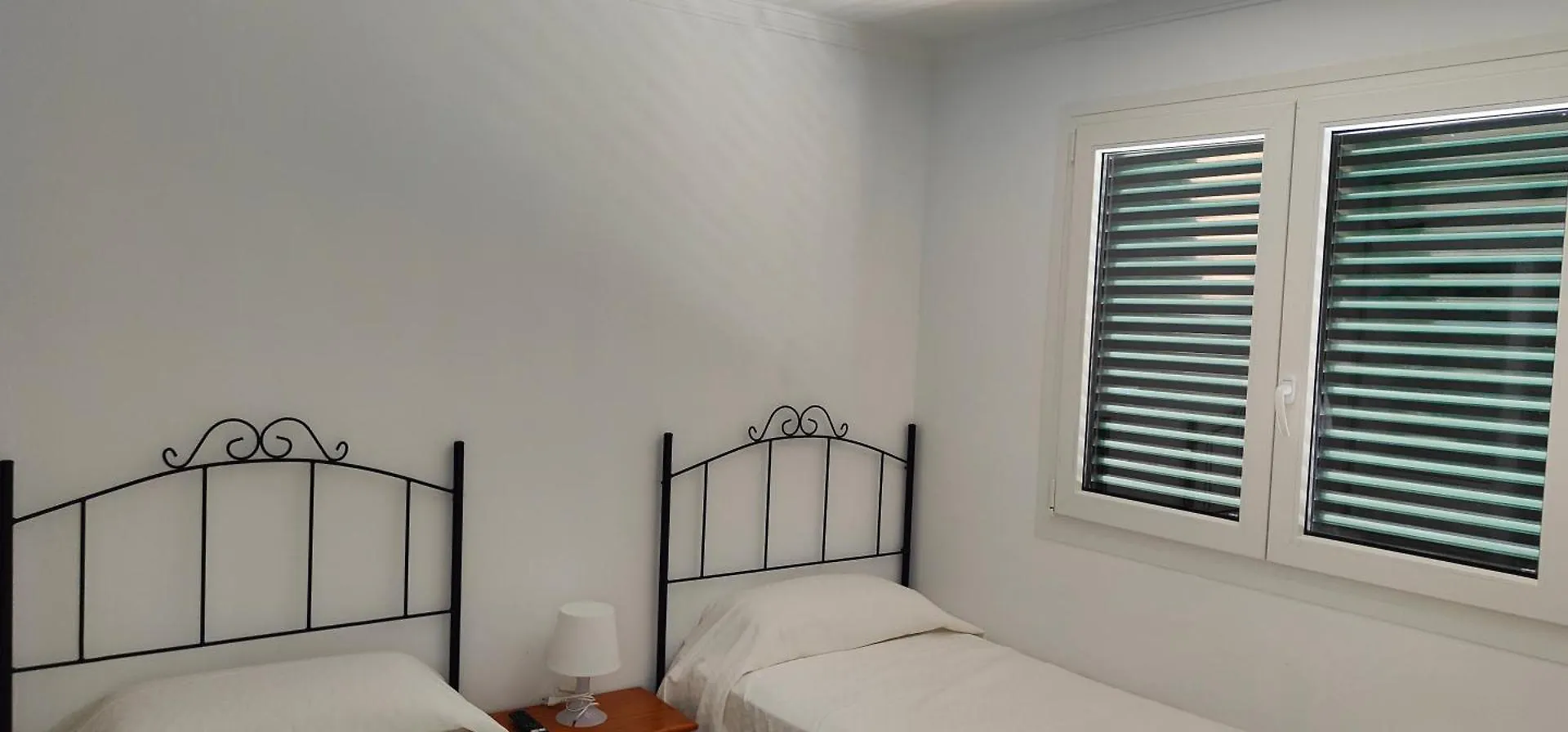 Ático primera linea zahara de los atunes y ATICO LUJO FRONTAL 4 DORM Apartamento